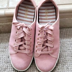 Vionic sueded Blush sneakers